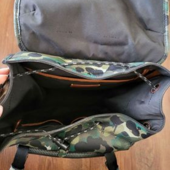 Mens Coach Bagpack with Wallet - Picture 4 of 4